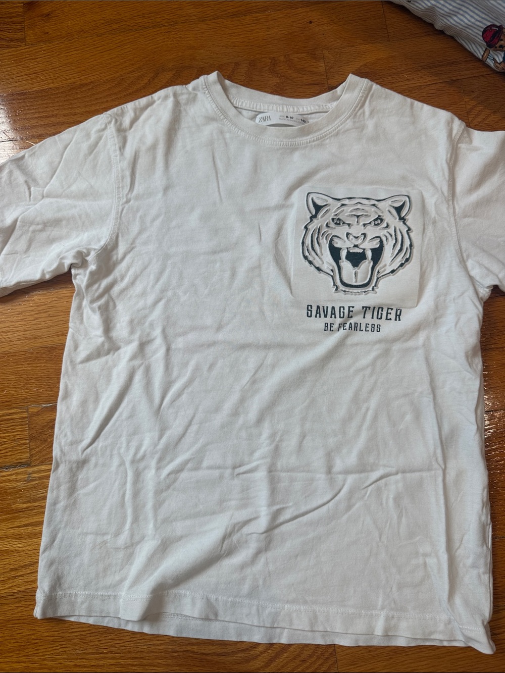 Zara kids white  Graphic Tee size 9-10